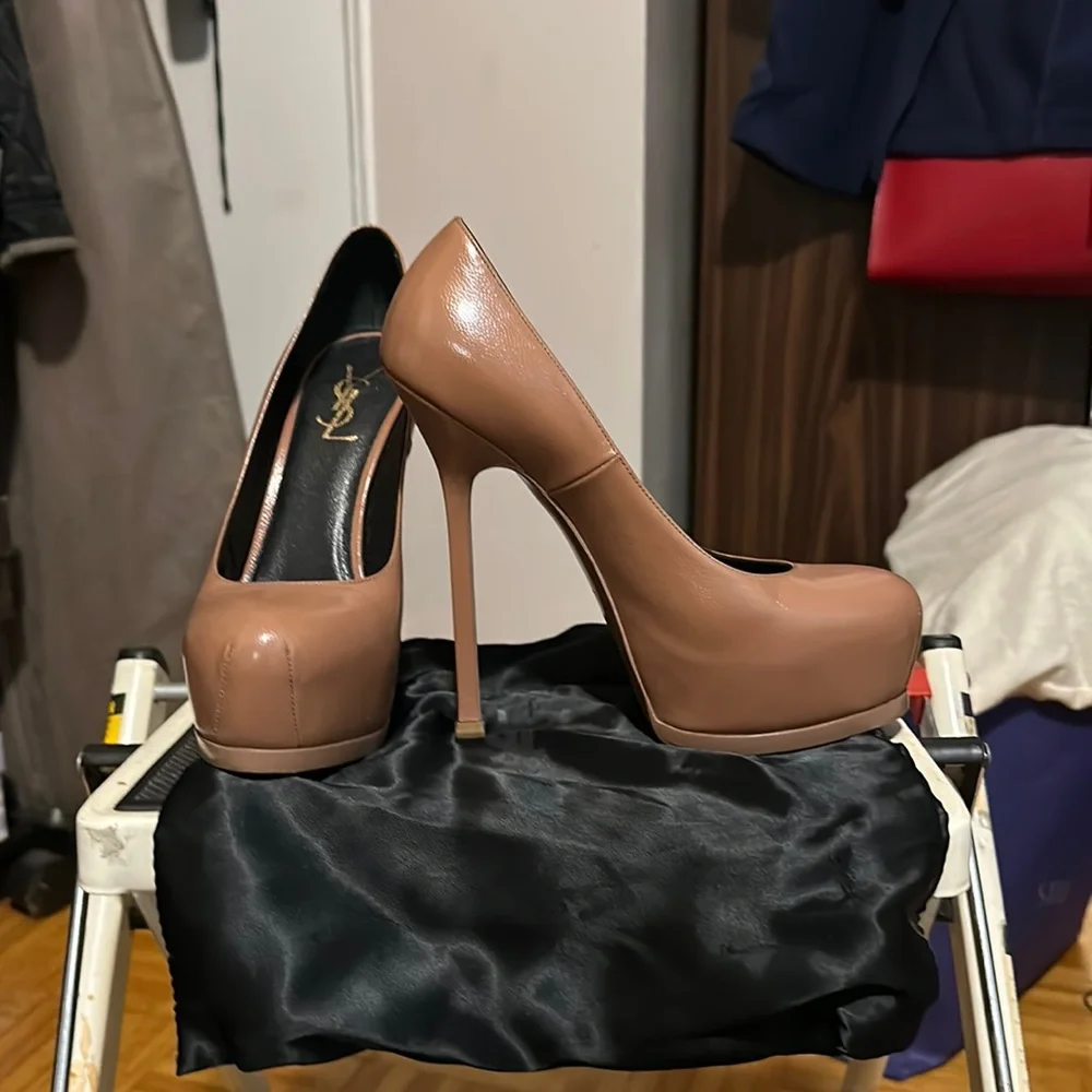 YSL Yves Saint Laurent Nude Tribute Platform Leather Pumps - Picture 2 of 13